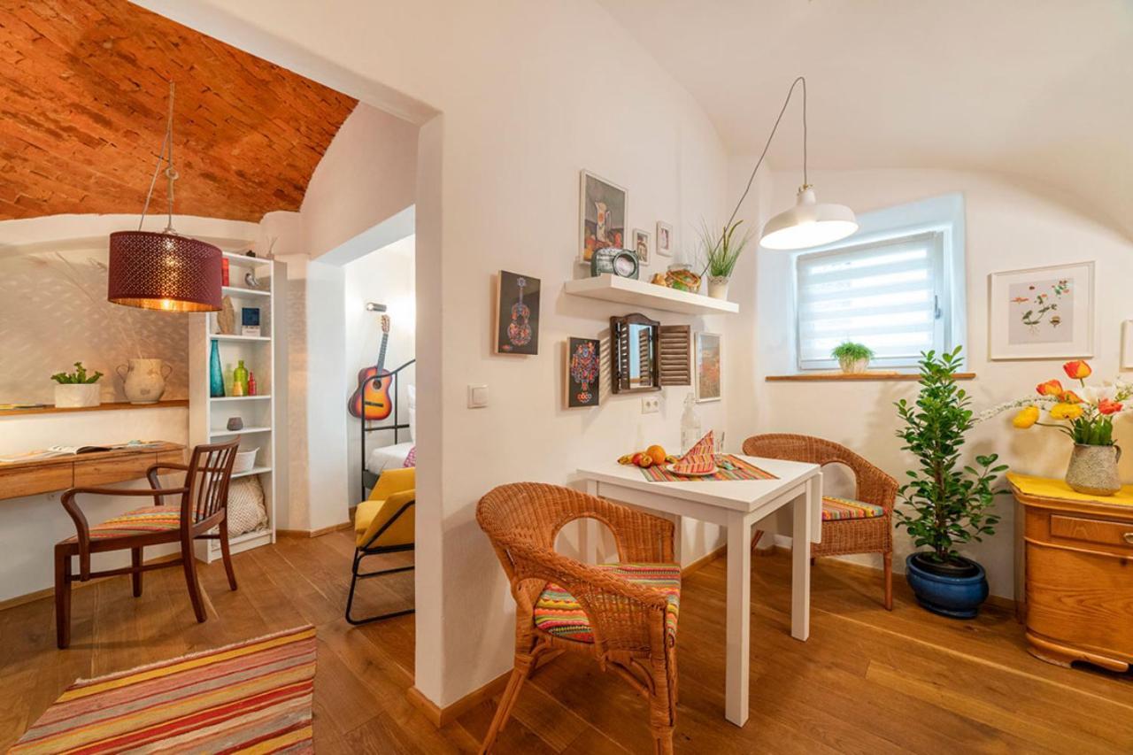 Roomerie Im Zentrum Зулцбах-Розенберг Екстериор снимка